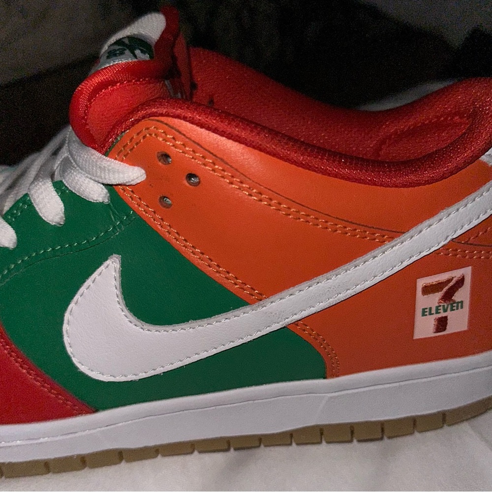 🥳Nike SB Dunk Low 7-Eleven w/box. SAME OR NEXT DAY SHIP.